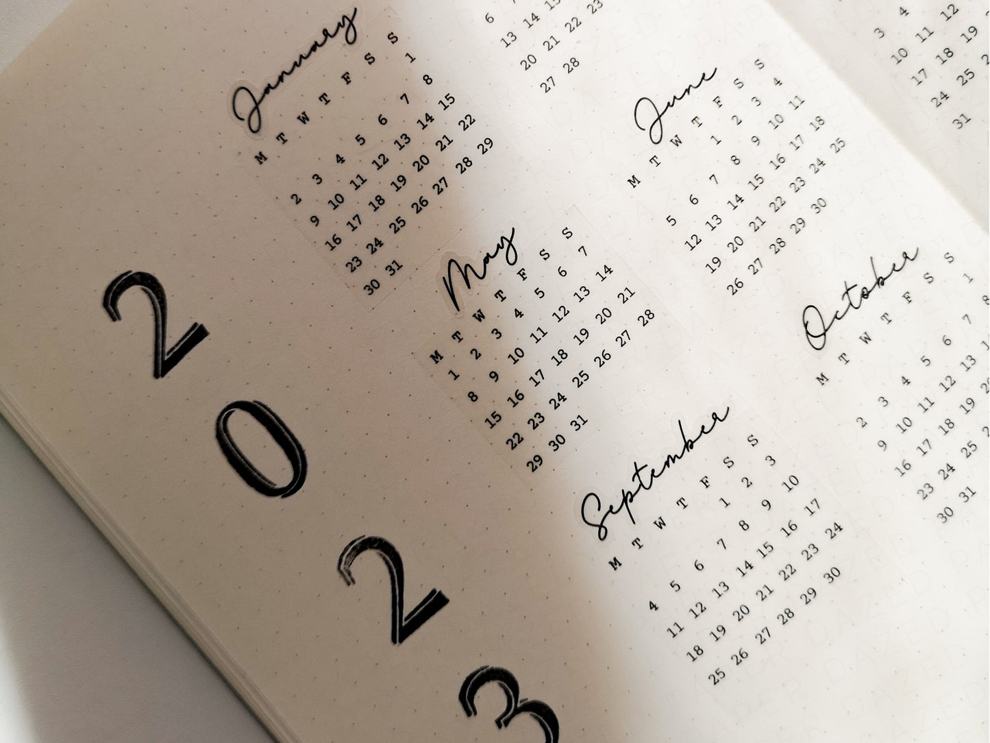 Medium Monthly Scripts - MELLOW Font